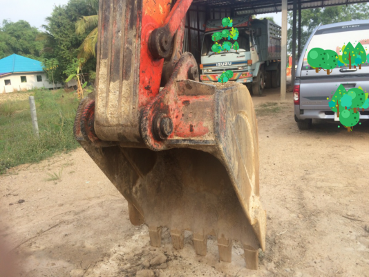 ขายรถแบคโฮ HITACHI EX200-5 เอกสารเล่มทะเบียน ระบบไฟเต็ม ราคา 930000