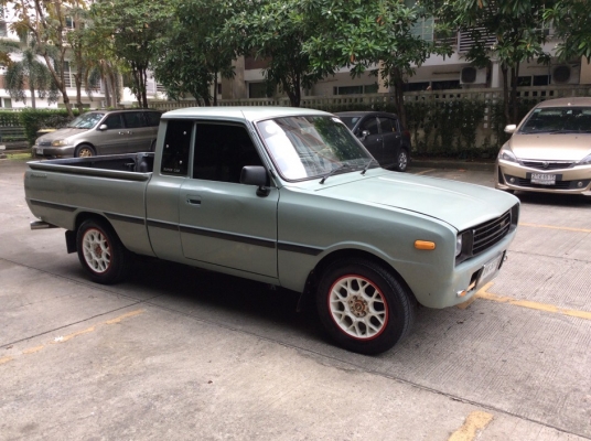 ขายรถกระบะ มาสด้า แฟมมิเลียแคป ปี93 เครื่อง 1.4 เกียร์ธรรมดา5เกียร์ ภายในสวยๆเบาะสวยสะอาดเอี่ยม แอร์หนาว วิทยุCDพร้อมลำโพง ตัวถังเดิมๆสีบางไม่มีชนลอนกระบะสวยๆ ห้องเครื่องเดิมๆสะอาด แม็ก15" ยางใหม่ๆ4เส้น รถขับดีมากๆพร้อมใช้สุดๆภาษี59 ขายด่วน