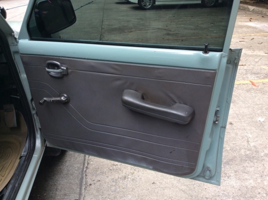 ขายรถกระบะ มาสด้า แฟมมิเลียแคป ปี93 เครื่อง 1.4 เกียร์ธรรมดา5เกียร์ ภายในสวยๆเบาะสวยสะอาดเอี่ยม แอร์หนาว วิทยุCDพร้อมลำโพง ตัวถังเดิมๆสีบางไม่มีชนลอนกระบะสวยๆ ห้องเครื่องเดิมๆสะอาด แม็ก15" ยางใหม่ๆ4เส้น รถขับดีมากๆพร้อมใช้สุดๆภาษี59 ขายด่วน