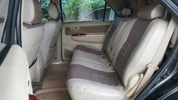 fortuner3.0g4x4ปี05เครื่องดีเซลมือเดียวเดิมๆไม่เคยชน fortuner3.0g4x4ปี05เครื่องดีเซลมือเดียวเดิมๆไม่เคยชน