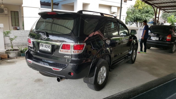 fortuner3.0g4x4ปี05เครื่องดีเซลมือเดียวเดิมๆไม่เคยชน fortuner3.0g4x4ปี05เครื่องดีเซลมือเดียวเดิมๆไม่เคยชน