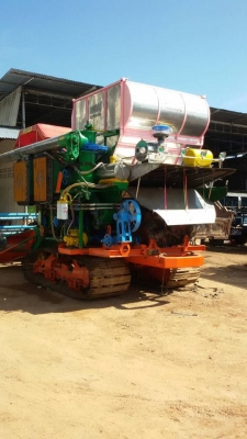 ขายรถเกี่ยวข้าว km49 ศักดิ์พัฒนาปี49 เครื่ องอีซูซุ230 6hh1 เทอรโบว์ ปั๊มได้กิน22