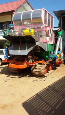 ขายรถเกี่ยวข้าว km49 ศักดิ์พัฒนาปี49 เครื่ องอีซูซุ230 6hh1 เทอรโบว์ ปั๊มได้กิน22