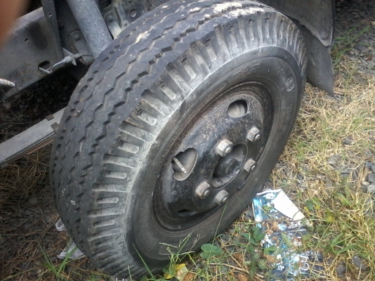 ขายหกล้อ ISUZU NPR 57L ภาษีเต็ม รถประกอบ สภาพพร้อมใช้งาน คัชชีสวย เครื่อง4BC2 ประกอบ100แรง สภาพเรียบร้อย เอกสารเล่มทะเบียนพร้อมโอนครับ