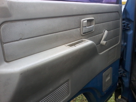 ขายหกล้อ ISUZU NPR 57L ภาษีเต็ม รถประกอบ สภาพพร้อมใช้งาน คัชชีสวย เครื่อง4BC2 ประกอบ100แรง สภาพเรียบร้อย เอกสารเล่มทะเบียนพร้อมโอนครับ