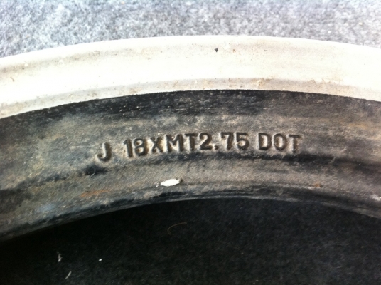 ล้อ Yamaha XJ750 พร้อมกระโหลกเพลา