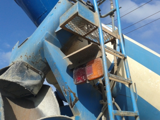 ุุ6 ล้อโม่ปูนอีโน่ 220 แรงม้า ( ปี54) รถสวยมาก พร้อมใช้งาน เล่มติดมือ... ุุ6 ล้อโม่ปูนอีโน่ 220 แรงม้า ( ปี54) รถสวยมาก พร้อมใช้งาน เล่มติดมือ...