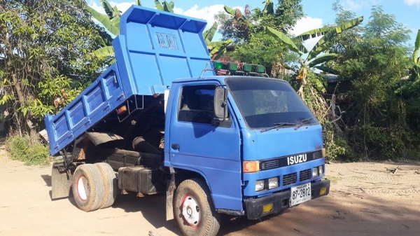 ขาย6ล้อดัมพ์เล็ก อีซูซุดัมพ์3คิว nkr100แรงฝาดี แชชซีสวย เครื่องดี เอกสารเล่มทะเบียนพร้อมโอน