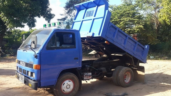 ขาย6ล้อดัมพ์เล็ก อีซูซุดัมพ์3คิว nkr100แรงฝาดี แชชซีสวย เครื่องดี เอกสารเล่มทะเบียนพร้อมโอน