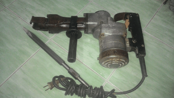 ขายด่วนสะกัดคอนกรีต MAKITA HM1201