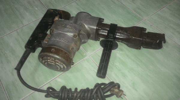 ขายด่วนสะกัดคอนกรีต MAKITA HM1201