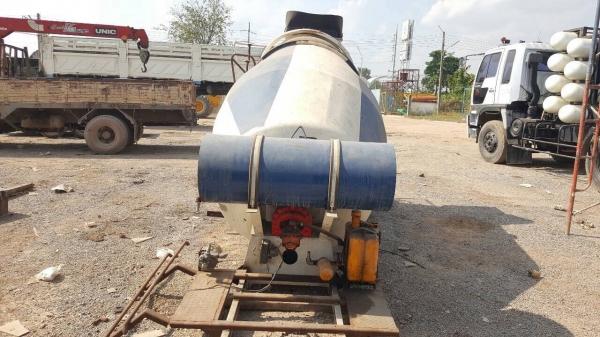 ขาย โม่ปูน 2.5 คิว ต่อใหม่ยังไม่ได้ใช้ อุปกรณ์มีให้ครบ พร้อมใช้งานยกขึ้นใส่รถได้เลย ราคาคุยได้ครับ ขาย โม่ปูน 2.5 คิว ต่อใหม่ยังไม่ได้ใช้ อุปกรณ์มีให้ครบ พร้อมใช้งานยกขึ้นใส่รถได้เลย ราคาคุยได้ครับ