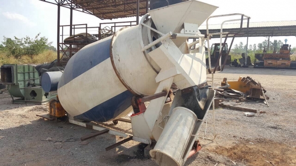 ขาย โม่ปูน 2.5 คิว ต่อใหม่ยังไม่ได้ใช้ อุปกรณ์มีให้ครบ พร้อมใช้งานยกขึ้นใส่รถได้เลย ราคาคุยได้ครับ ขาย โม่ปูน 2.5 คิว ต่อใหม่ยังไม่ได้ใช้ อุปกรณ์มีให้ครบ พร้อมใช้งานยกขึ้นใส่รถได้เลย ราคาคุยได้ครับ