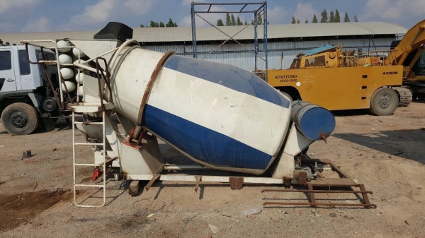 ขาย โม่ปูน 2.5 คิว ต่อใหม่ยังไม่ได้ใช้ อุปกรณ์มีให้ครบ พร้อมใช้งานยกขึ้นใส่รถได้เลย ราคาคุยได้ครับ