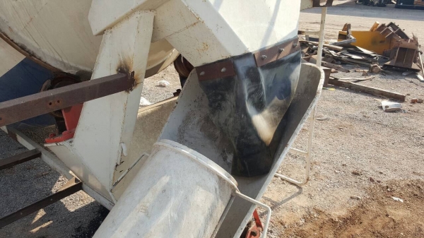 ขาย โม่ปูน 2.5 คิว ต่อใหม่ยังไม่ได้ใช้ อุปกรณ์มีให้ครบ พร้อมใช้งานยกขึ้นใส่รถได้เลย ราคาคุยได้ครับ ขาย โม่ปูน 2.5 คิว ต่อใหม่ยังไม่ได้ใช้ อุปกรณ์มีให้ครบ พร้อมใช้งานยกขึ้นใส่รถได้เลย ราคาคุยได้ครับ