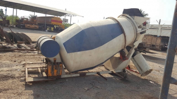 ขาย โม่ปูน 2.5 คิว ต่อใหม่ยังไม่ได้ใช้ อุปกรณ์มีให้ครบ พร้อมใช้งานยกขึ้นใส่รถได้เลย ราคาคุยได้ครับ ขาย โม่ปูน 2.5 คิว ต่อใหม่ยังไม่ได้ใช้ อุปกรณ์มีให้ครบ พร้อมใช้งานยกขึ้นใส่รถได้เลย ราคาคุยได้ครับ