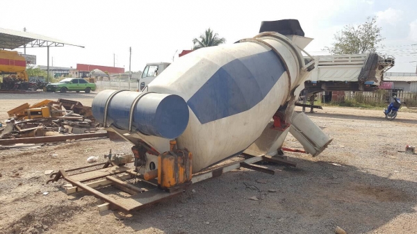 ขาย โม่ปูน 2.5 คิว ต่อใหม่ยังไม่ได้ใช้ อุปกรณ์มีให้ครบ พร้อมใช้งานยกขึ้นใส่รถได้เลย ราคาคุยได้ครับ ขาย โม่ปูน 2.5 คิว ต่อใหม่ยังไม่ได้ใช้ อุปกรณ์มีให้ครบ พร้อมใช้งานยกขึ้นใส่รถได้เลย ราคาคุยได้ครับ