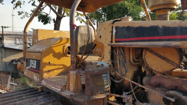 ขาย แทรคเตอร์ CAT D5B เกียร์ตัด รถใช้งานอยู่ทุกวัน เครื่องดี เอกสารใบซื้อขาย ราคาต่อรองได้ครับ ขาย แทรคเตอร์ CAT D5B เกียร์ตัด รถใช้งานอยู่ทุกวัน เครื่องดี เอกสารใบซื้อขาย ราคาต่อรองได้ครับ