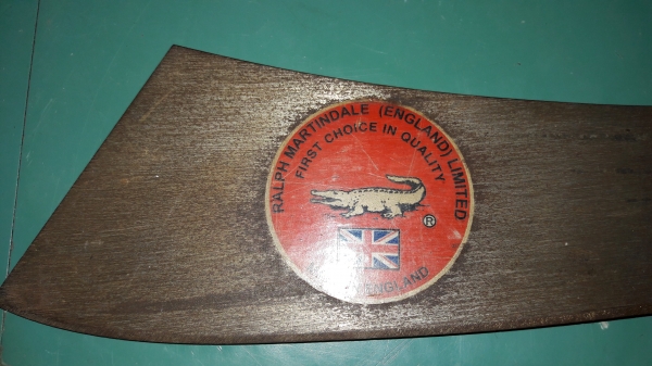 ขายมีดตราจระเข้ MADE IN ENGLAND. งานรุ่นเก่า ขายมีดตราจระเข้ MADE IN ENGLAND. งานรุ่นเก่า