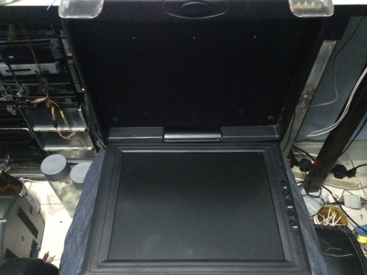 จอเพดาน 10.5นิ้ว ปรับซ้าย ปรับขวาได้ AV2ช่อง มือ2 ญี่ปุ่น