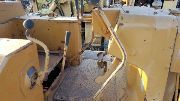 ขาย แทรคเตอร์ CAT D5B เกียร์ตัด เครื่องดี เอกสารใบอินวอยซ์ ราคาต่อรองได้ครับ ขาย แทรคเตอร์ CAT D5B เกียร์ตัด เครื่องดี เอกสารใบอินวอยซ์ ราคาต่อรองได้ครับ