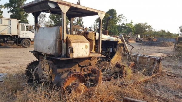 ขายตามสภาพ แทรคเตอร์ CAT D5B เกียร์ตัด ไม่มีโซ่ เครื่องสตาร์ทติด เอกสารใบซื้อขาย