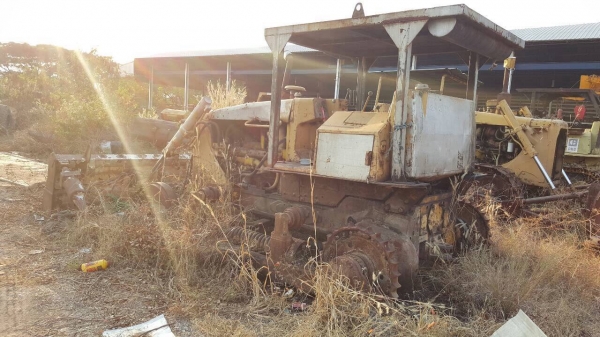ขายตามสภาพ แทรคเตอร์ CAT D5B เกียร์ตัด ไม่มีโซ่ เครื่องสตาร์ทติด เอกสารใบซื้อขาย