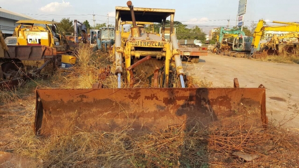 ขายตามสภาพ แทรคเตอร์ CAT D5B เกียร์ตัด ไม่มีโซ่ เครื่องสตาร์ทติด เอกสารใบซื้อขาย