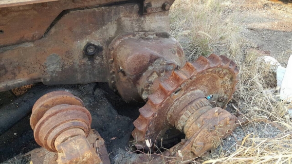 ขายตามสภาพ แทรคเตอร์ CAT D5B เกียร์ตัด ไม่มีโซ่ เครื่องสตาร์ทติด เอกสารใบซื้อขาย