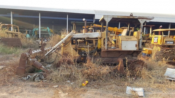 ขายตามสภาพ แทรคเตอร์ CAT D5B เกียร์ตัด ไม่มีโซ่ เครื่องสตาร์ทติด เอกสารใบซื้อขาย