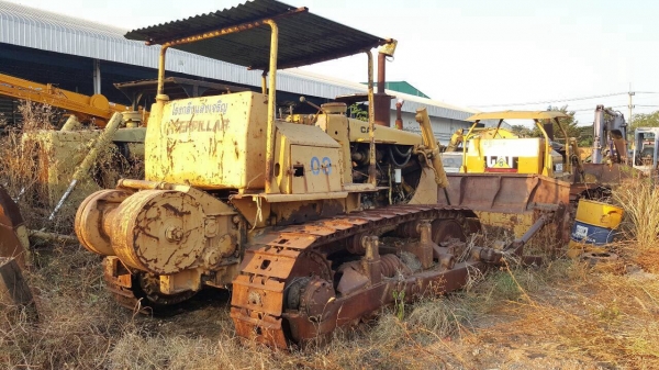 ขาย แทรคเตอร์ CAT D6D เกียร์ตัด มีวินส์ท้าย เอกสารใบอินวอยซ์ รถพร้อมใช้ ราคาต่อรองได้