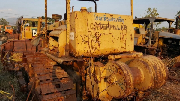 ขาย แทรคเตอร์ CAT D6D เกียร์ตัด มีวินส์ท้าย เอกสารใบอินวอยซ์ รถพร้อมใช้ ราคาต่อรองได้
