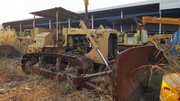 ขาย แทรคเตอร์ CAT D6D เกียร์ตัด มีวินส์ท้าย เอกสารใบอินวอยซ์ รถพร้อมใช้ ราคาต่อรองได้