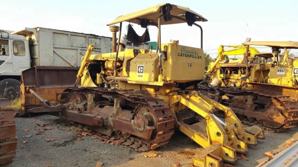 ขาย แทรคเตอร์ CAT D6D เกียร์ตัด มีดิปเปอร์หลัง รถใช้งานได้ปกติ เครื่องดี เอกสารใบซื้อขาย ขาย แทรคเตอร์ CAT D6D เกียร์ตัด มีดิปเปอร์หลัง รถใช้งานได้ปกติ เครื่องดี เอกสารใบซื้อขาย