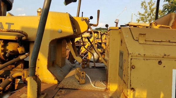 ขาย แทรคเตอร์ CAT D6D เกียร์ตัด มีดิปเปอร์หลัง รถใช้งานได้ปกติ เครื่องดี เอกสารใบซื้อขาย ขาย แทรคเตอร์ CAT D6D เกียร์ตัด มีดิปเปอร์หลัง รถใช้งานได้ปกติ เครื่องดี เอกสารใบซื้อขาย