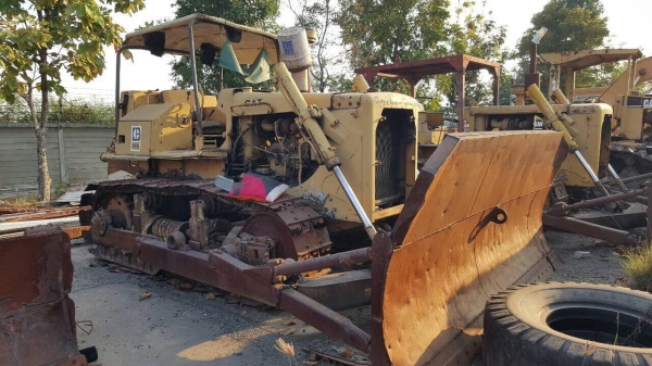 ขาย แทรคเตอร์ CAT D6D เกียร์ตัด มีดิปเปอร์หลัง รถใช้งานได้ปกติ เครื่องดี เอกสารใบซื้อขาย