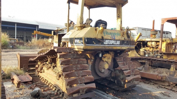 ขาย แทรคเตอร์ CAT D5M รถใช้งานอยู่ เอกสารใบซื้อขาย ราคาต่อรองได้ครับ