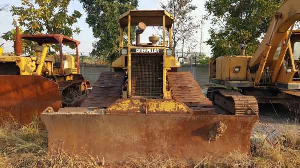 ขาย แทรคเตอร์ CAT D5M รถใช้งานอยู่ เอกสารใบซื้อขาย ราคาต่อรองได้ครับ