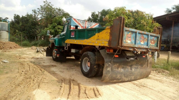 ISUZU  รถบรรทุก 6 ล้อ ดัมพ์ หัวยาว เครื่อง 6BD1-165 แรง ขาย 350,000