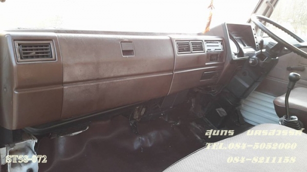 ขายด่วน รถบรรทุก 6 ล้อ HINO 117 แรง ตู้แห้ง 3 บาน ยาว 5.5M สภาพเดิมๆ สวย พร้อมใช้งาน ราคาสุดคุ้ม