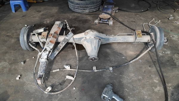 ขายเพลาท้ายติดดุมล้อยกเส้น 9500โทร08005669540