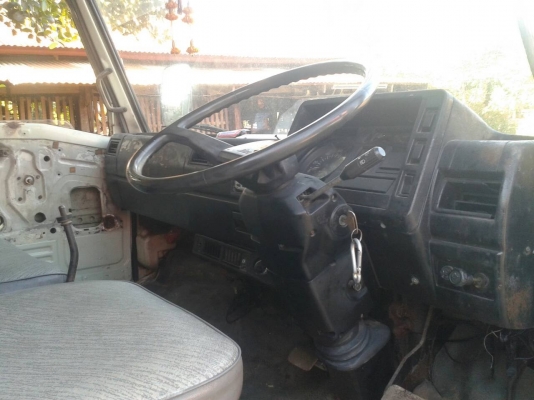 HINO KM779 เครื่อง 117แรง ยาว 5.5 เมตร พร้อมคอกอย่างงาม เล่มพร้อมโอน