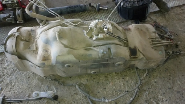 ขายถังน้ำมัน Vigo 2000 โทร0805669540