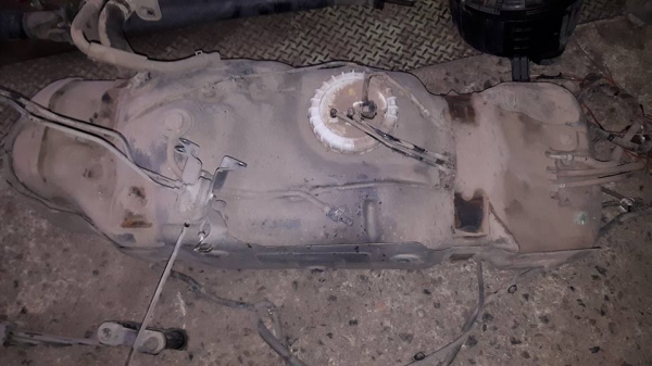 ขายถังน้ำมัน Vigo 2000 โทร0805669540