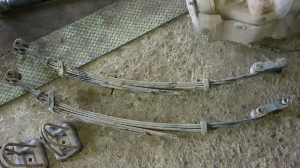 ขายแหนบ 2ตับ 2500โทร0805669540