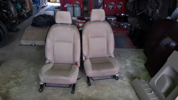 ขายเบาะคู้หน้า  2500 โทร0805669540