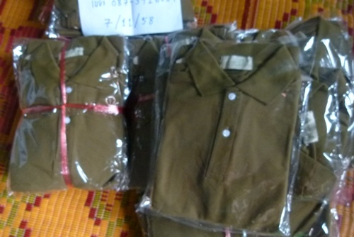 เสื้อยืด  สีเขียวขี้ม้า    โปโล คอปก  ราคา ตัวละ 450.-