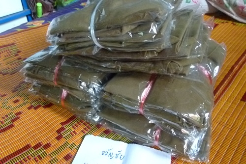 เสื้อยืด  สีเขียวขี้ม้า    โปโล คอปก  ราคา ตัวละ 450.-