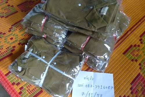 เสื้อยืด  สีเขียวขี้ม้า    โปโล คอปก  ราคา ตัวละ 450.-