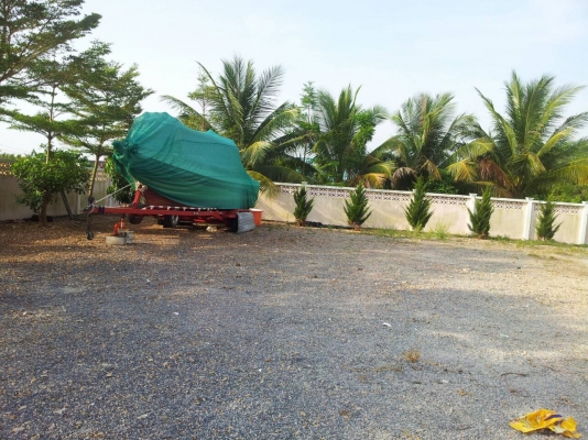 ขาย..เรือเร็ว+ที่ลาก.. สวยพร้อมใช้..ขนาด กว้าง 2.20ม.ยาว8.40ม. ใช้400ชม.